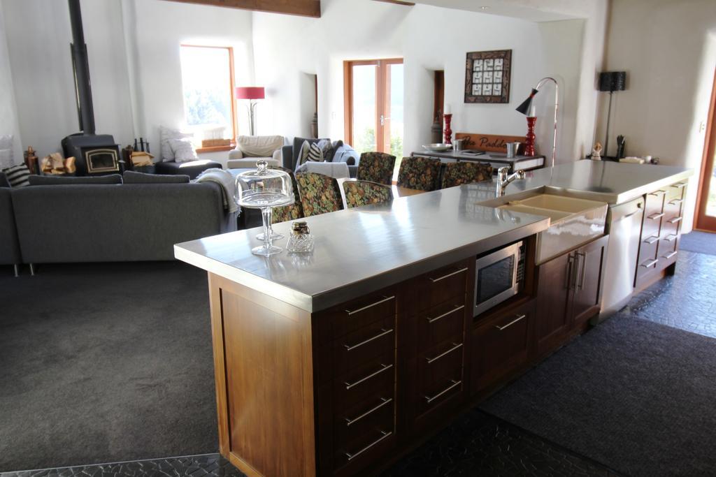 The Paddock Straw Bale Luxury Holiday House Arthurs Point Номер фото